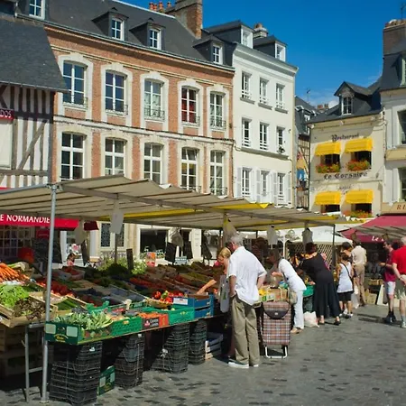 Modern Townhouse In With Secure Parking * הונפלר