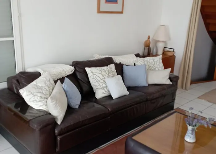 Modern Townhouse In With Secure Parking בית נופש *