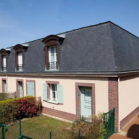Modern Townhouse In With Secure Parking * Онфлёр