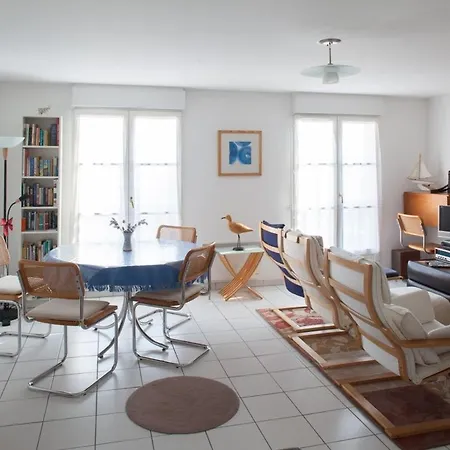 Holiday home Modern Townhouse In With Secure Parking