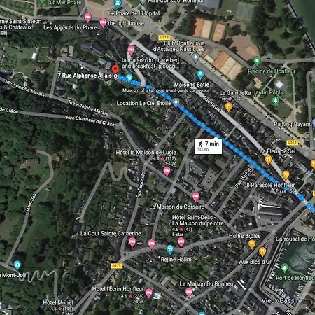 Holiday home Modern Townhouse In With Secure Parking Honfleur