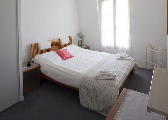 Modern Townhouse In With Secure Parking Feriehus *