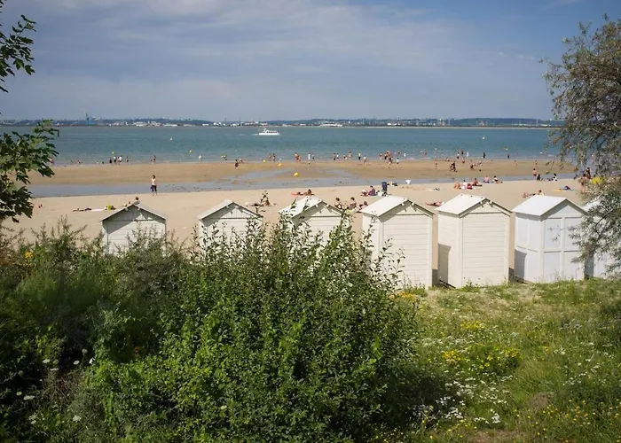 Modern Townhouse In With Secure Parking Honfleur