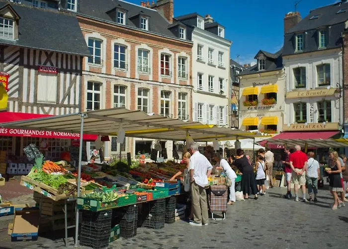 Modern Townhouse In With Secure Parking * Honfleur